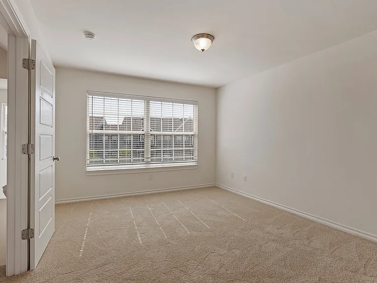 The Lofts at Valencia — Photo 43