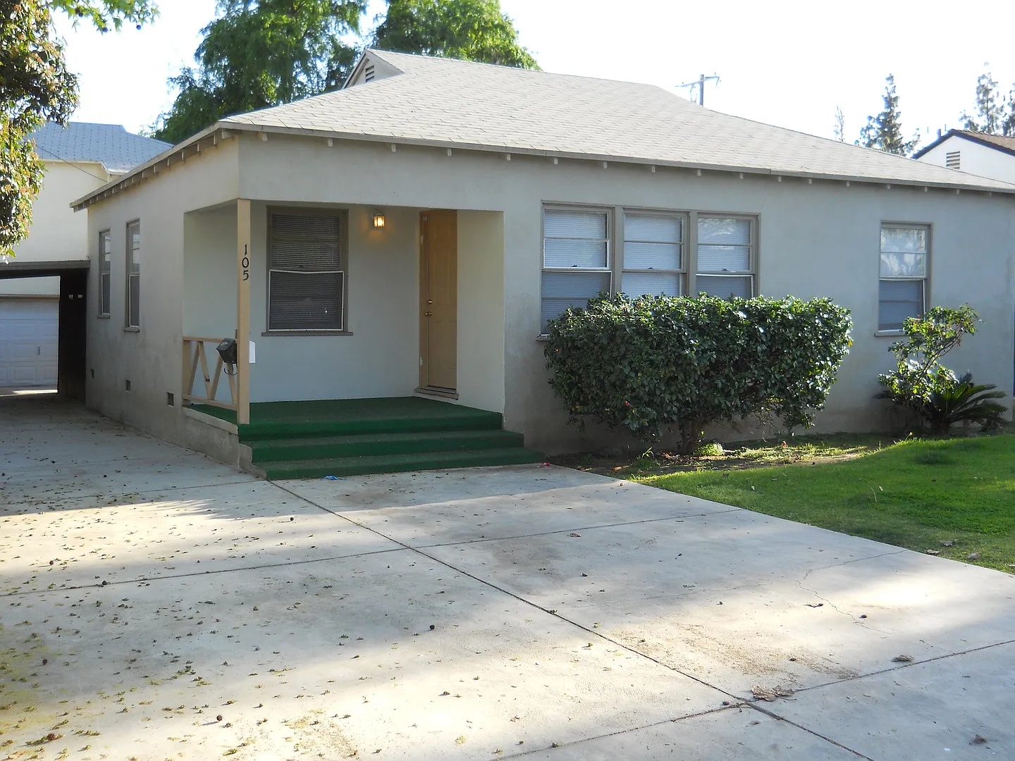 105 Brighton Way photo 1