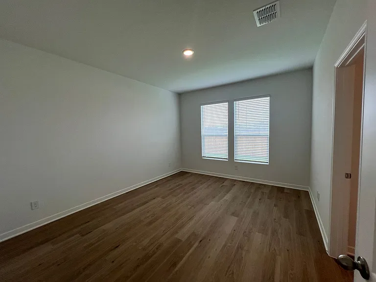 501 Jean St — Photo 10