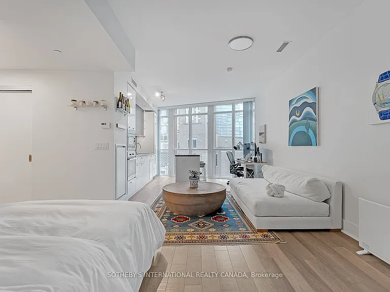 32 Davenport Rd #315 — Photo 5