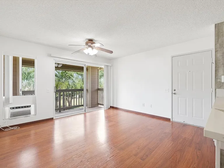 91-1209 Kaneana St — Photo 2