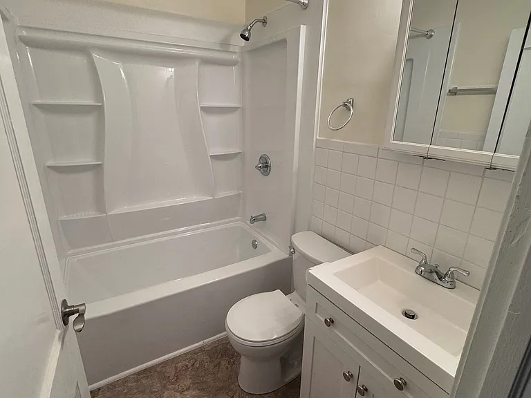 204 Shamrock Rd — Photo 3