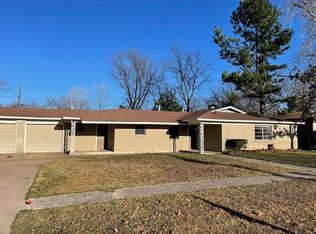 1011 N Harbin Dr, Stephenville, TX 76401