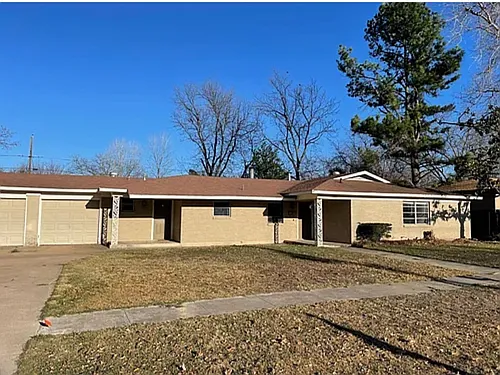 1011 N Harbin Dr Photo 1