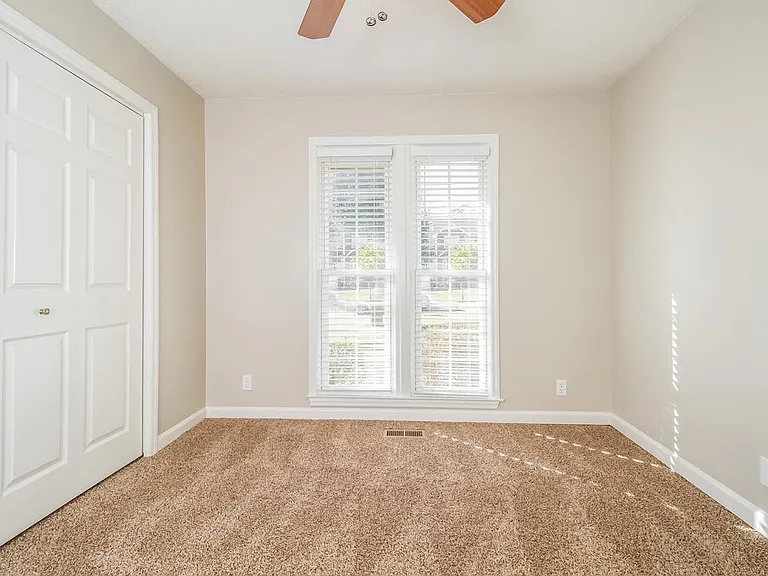 606 Knollwood Dr — Photo 15
