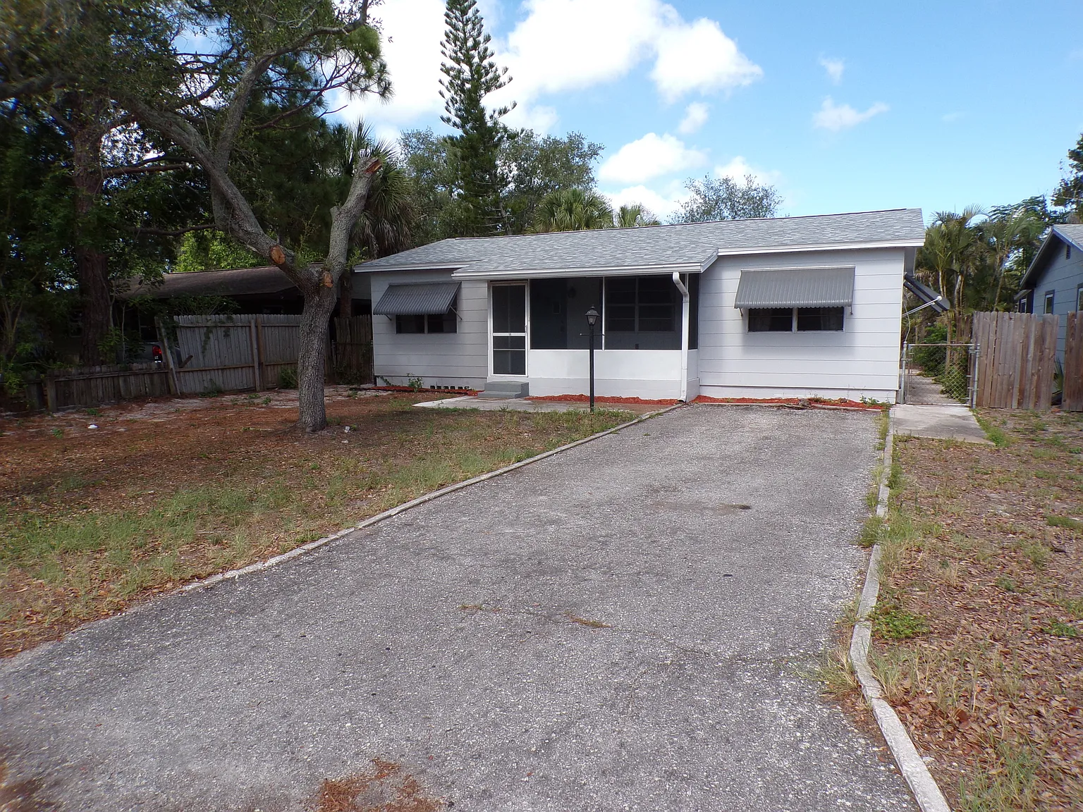 4 bed, 987 sqft, $2,200 — Photo 2