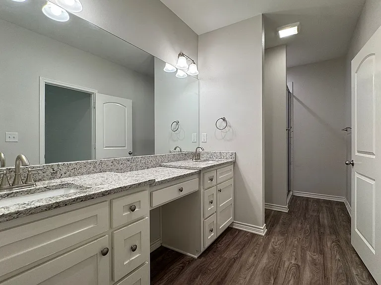 3704-3784 Cottage Park Cir — Photo 22
