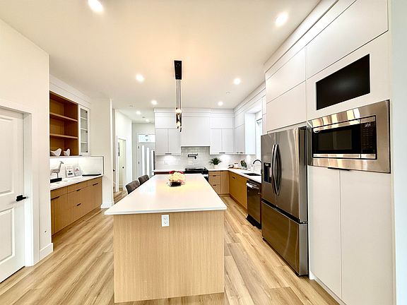 4th image of 7703 197th St