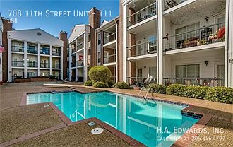 1st image of 708 11th St APT 111