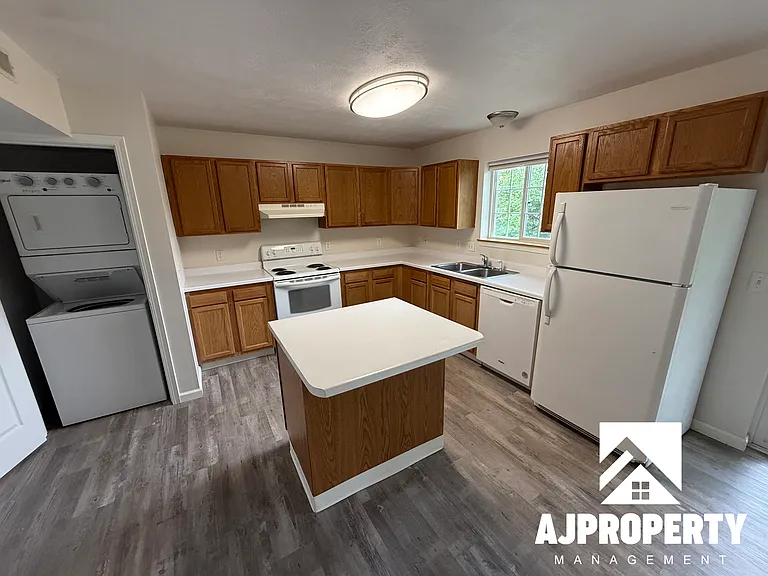 931 S Newcomb Ave #1 — Photo 5