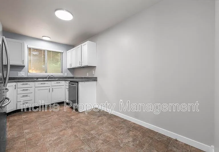 768 N 1060 W — Photo 5