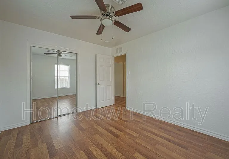 1407 NW Logan Ave — Photo 18