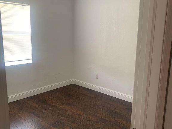 4th image of 640 NE 145th St