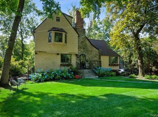 184 Hickory Grove Dr E, Larchmont, NY 10538