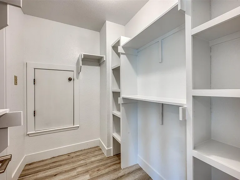 901 Cheyenne #C — Photo 21