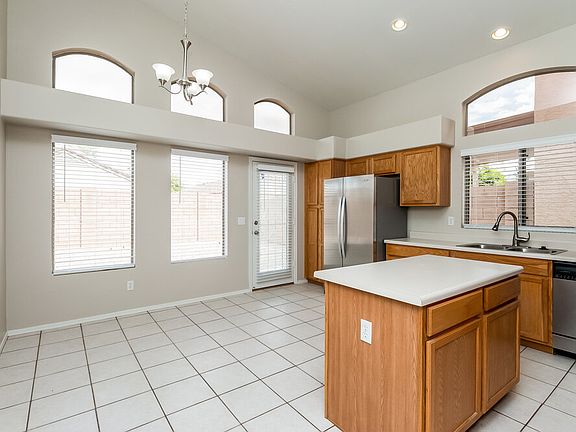 5th image of 10036 E Capri Ave