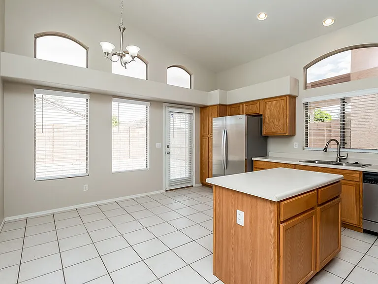 10036 E Capri Ave — Photo 5