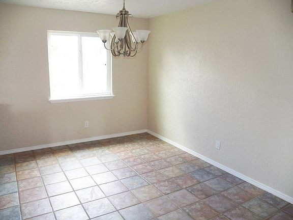 5th image of 5025 Meadow Cir