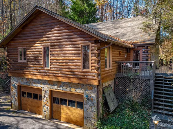6 Ravenwood Ln, Horse Shoe, NC 28742