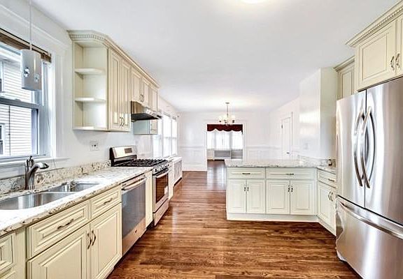 2nd image of 97 Bartlett Ave