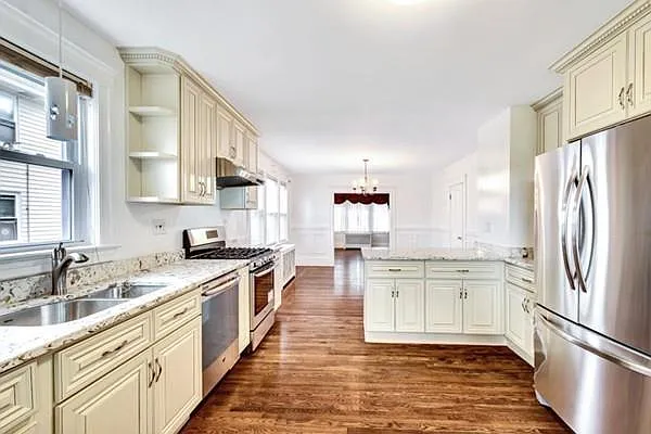97 Bartlett Ave — Photo 2