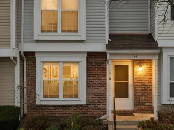 47 Essex Sq, Sterling, VA 20164