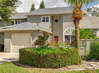 121 Steeplechase Ln, Palm Harbor, FL 34684