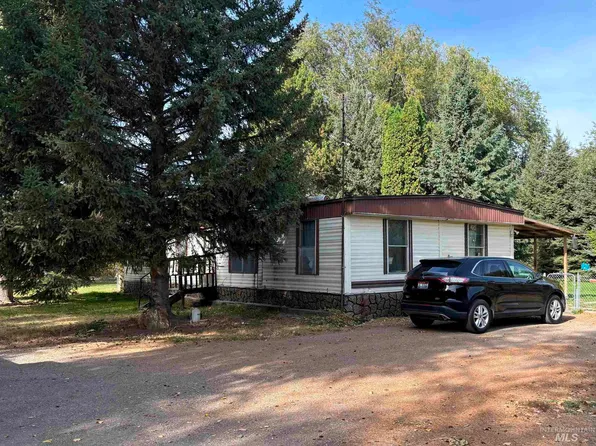 303 Hansen Ave, Burley, ID 83318