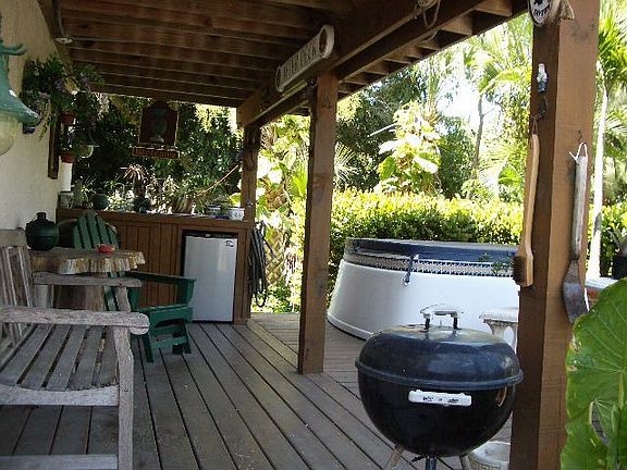 SPA AND REAR PATIO