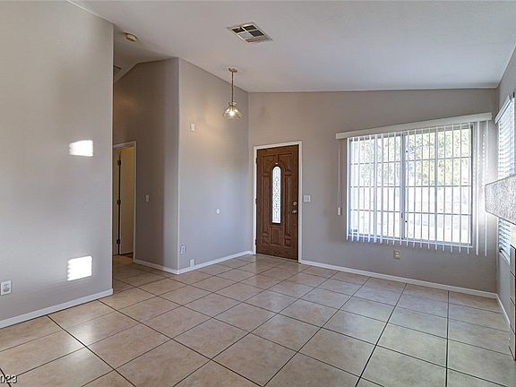 3rd image of 2365 Grove Leaf St