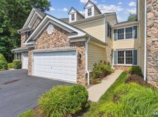 35 Hopkins Ct, Parsippany, NJ 07054