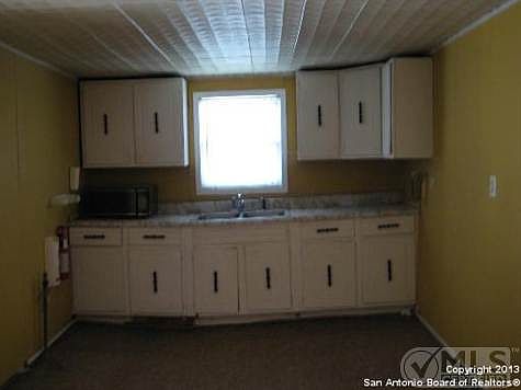 5th image of 226 Briggs St