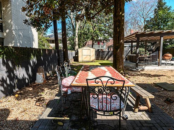 5th image of 853 Mentelle Dr NE