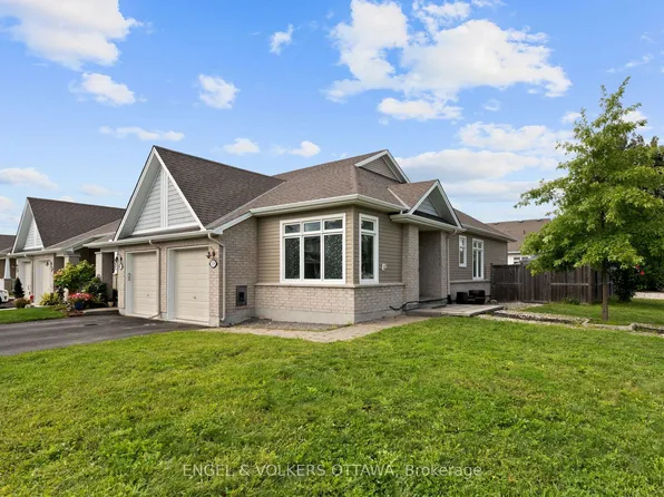 538 Silverbell Cres, Ottawa, ON K1T 0P1