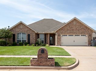 3715 NE Fieldcrest Dr, Lawton, OK 73507