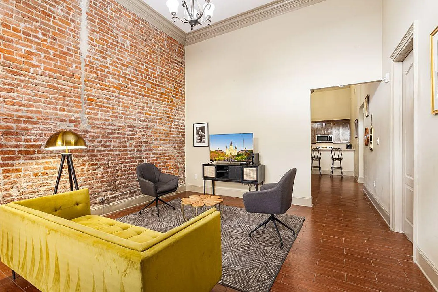 2 bed, 2.0 bath, 1194 sqft, $6,881 — Photo 4