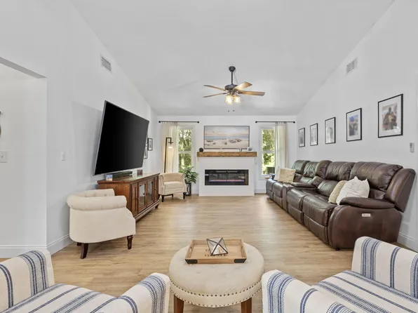 15603 88th Trail N, Palm Beach Gardens, FL 33418
