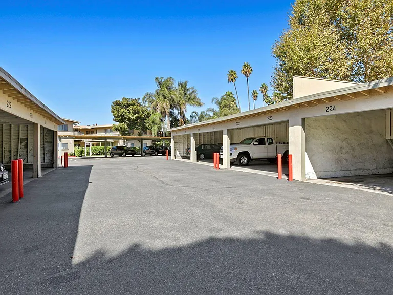 Gloria Homes Apartments — Photo 16