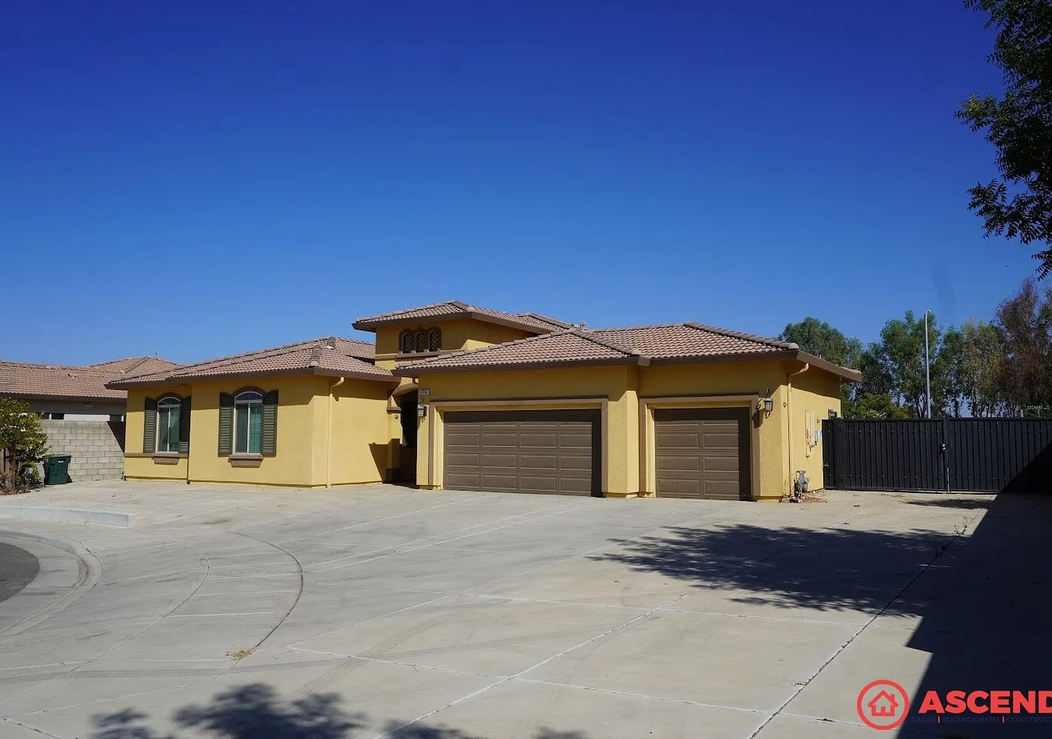 Glamourous Home Located off of Snow and Calloway! — Photo 1