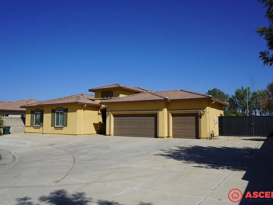 8904 Costa Blanca Dr