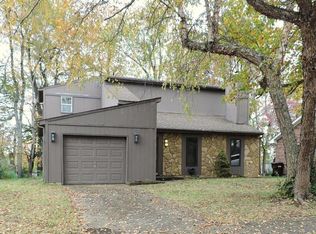 1133 Wood Ridge Rd, Lexington, KY 40514