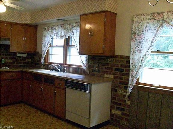 4th image of 5867 Layor Dr