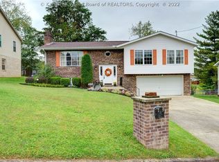 79 Ralph Dr, Hurricane, WV 25526