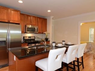 4512 N Beacon St #4, Chicago, IL 60640