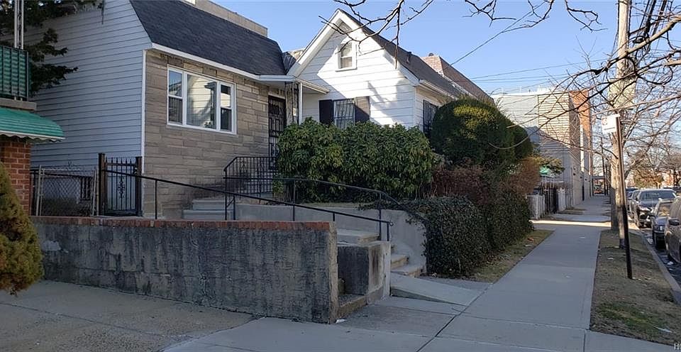 1st image of 940 E 229th St