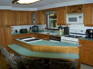 135 Massapoag Rd, Tyngsboro, MA 01879
