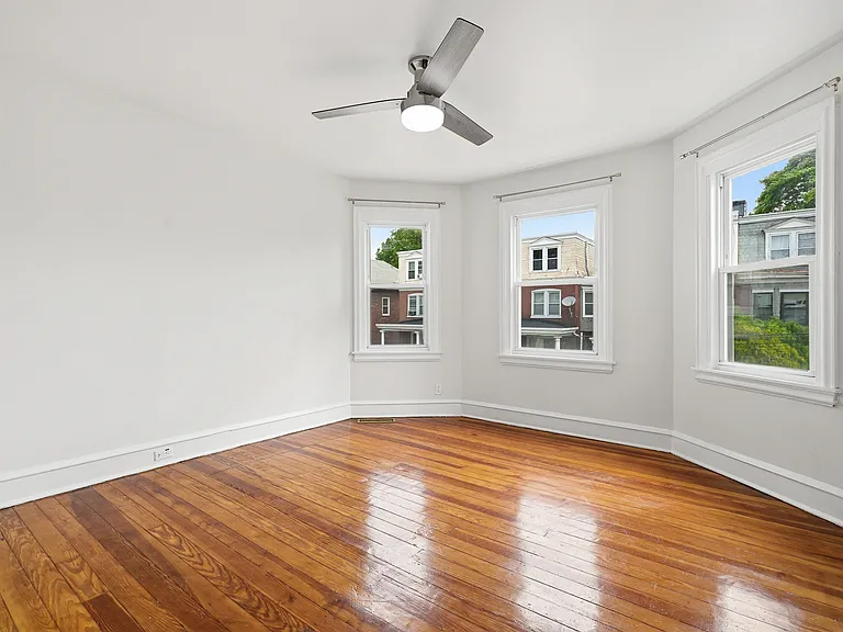 406 W 20th St — Photo 13