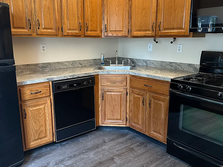 393 Hadleigh Ln #393 — Photo 6