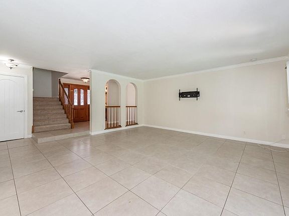 3rd image of 15305 Moulins Cir