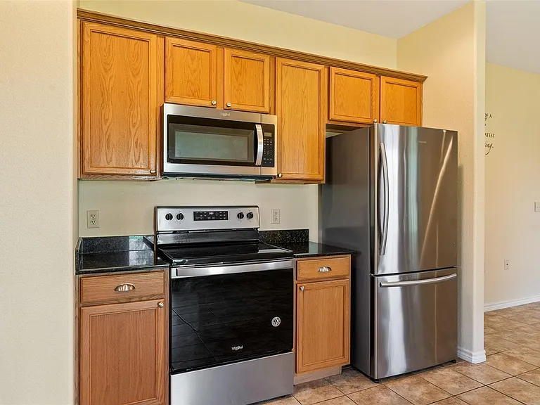 304 Port Dr — Photo 10